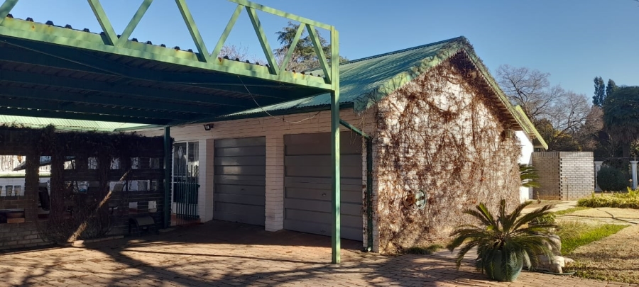 4 Bedroom Property for Sale in Irene Park North West